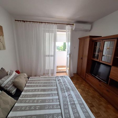 Two Bedroom Apartment Alma Zára Kültér fotó