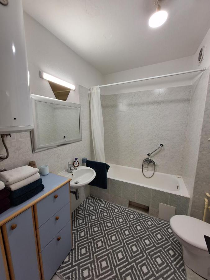 Two Bedroom Apartment Alma Zára Kültér fotó